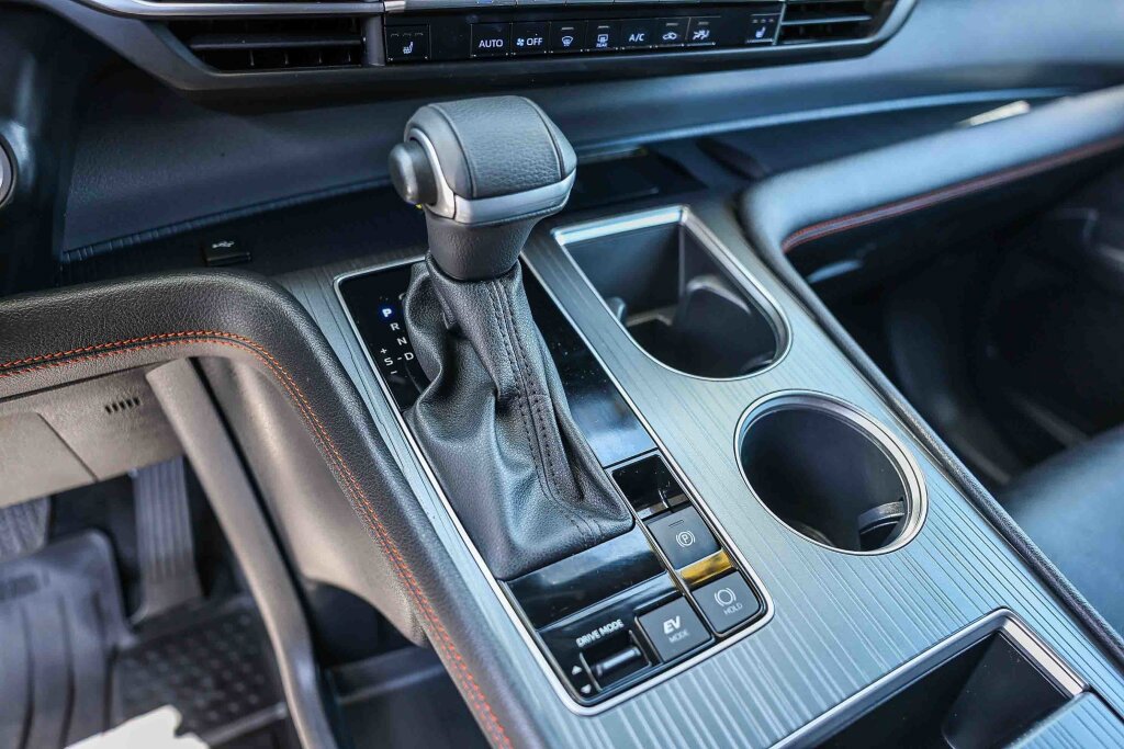 Certified 2023 Toyota Sienna XSE w/ XSE Plus Package AWD/4WD image 14