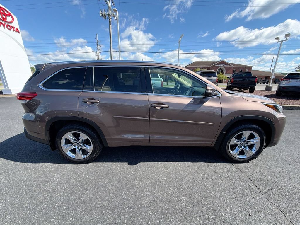 Used 2018 Toyota Highlander Limited Platinum w/ Protection Package #3 AWD/4WD image 9