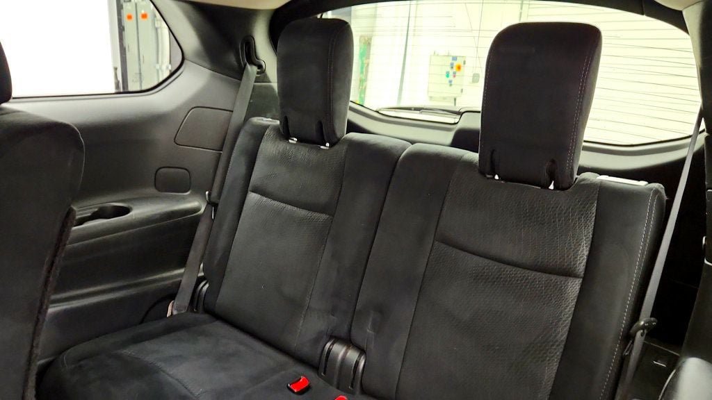 Used 2016 Nissan Pathfinder SV AWD/4WD image 20