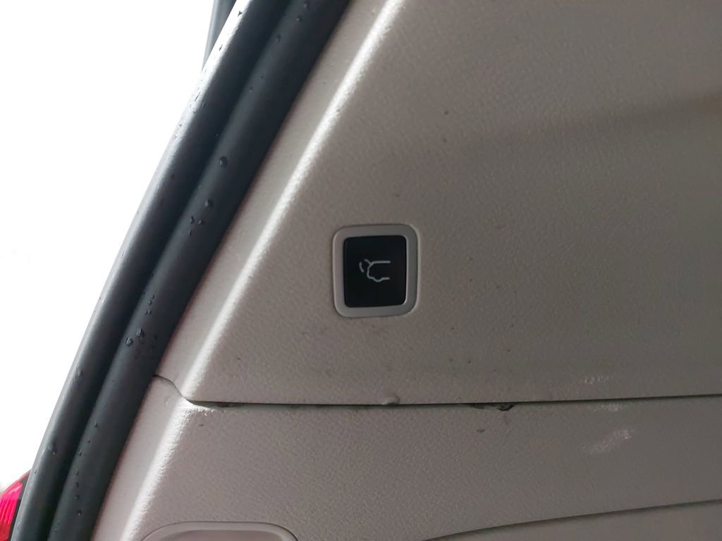 Used 2024 Chrysler Pacifica Touring-L image 19