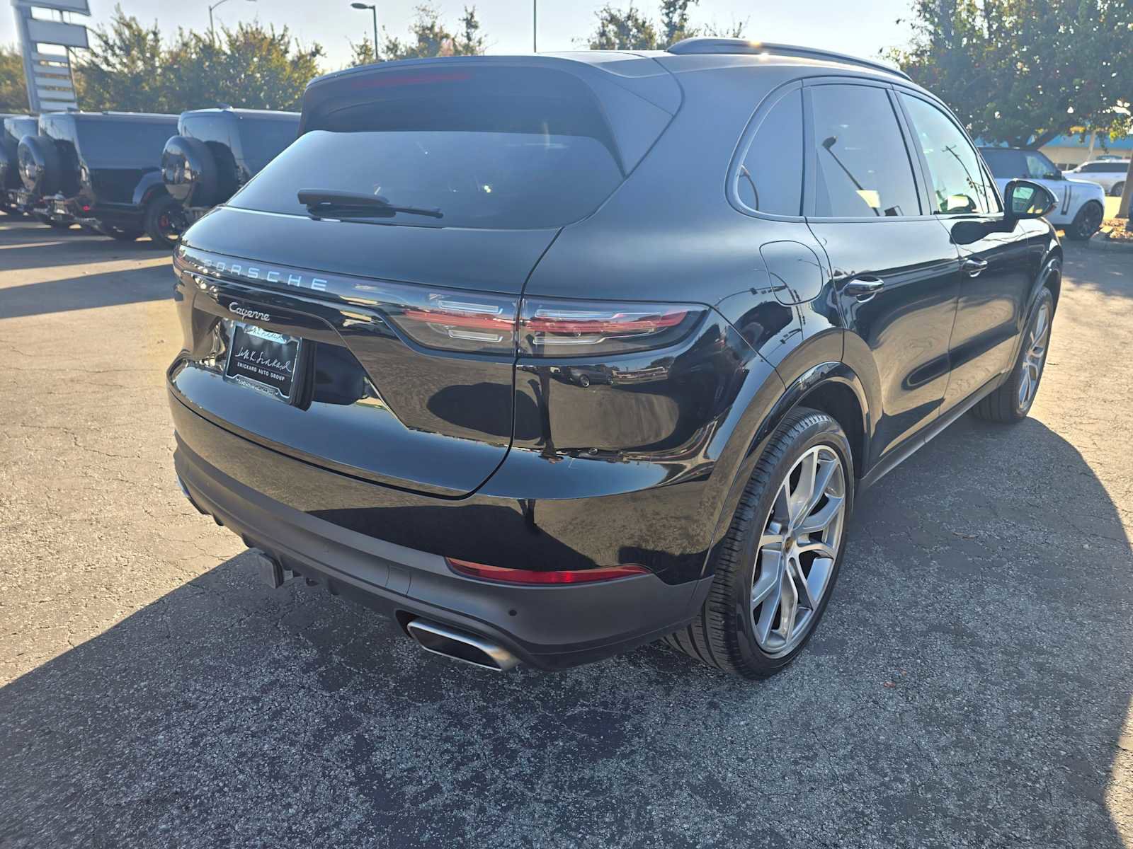 Used 2023 Porsche Cayenne Platinum Edition image 5