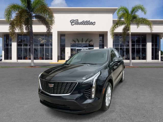 Certified 2023 Cadillac XT4 Luxury w/ Driver Awareness Package FWD image 5