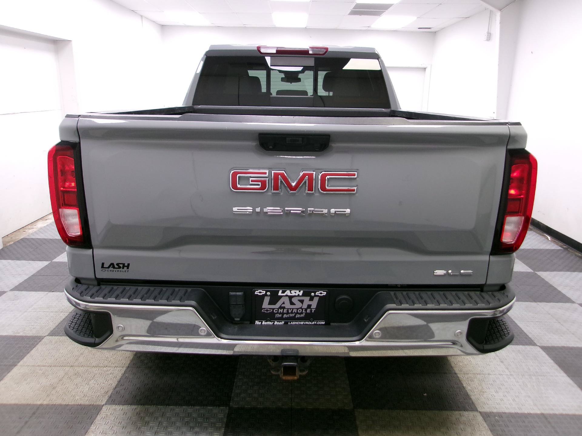 Used 2024 GMC Sierra 1500 SLE w/ Preferred Package AWD/4WD image 12
