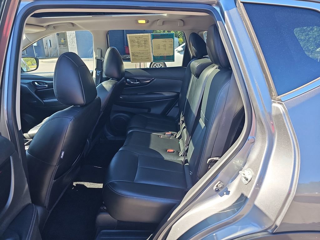 Used 2018 Nissan Rogue SL w/ Premium Package FWD image 14