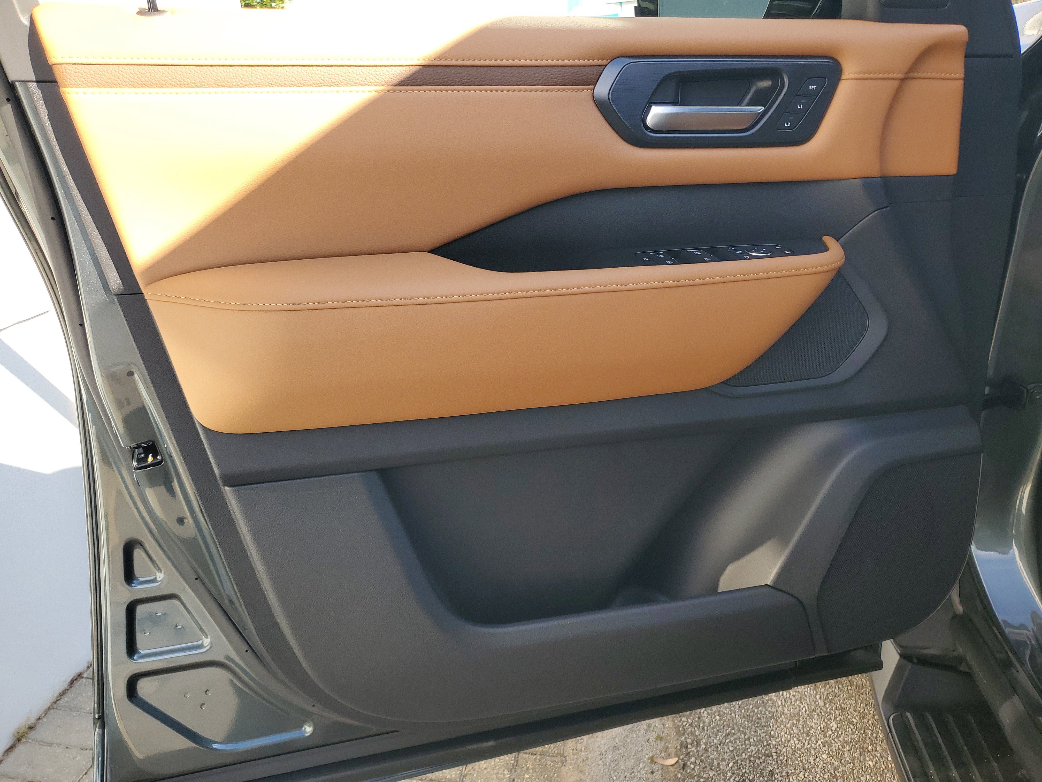 New 2026 Nissan Armada SL w/ Captain's Chari Seat Package image 15