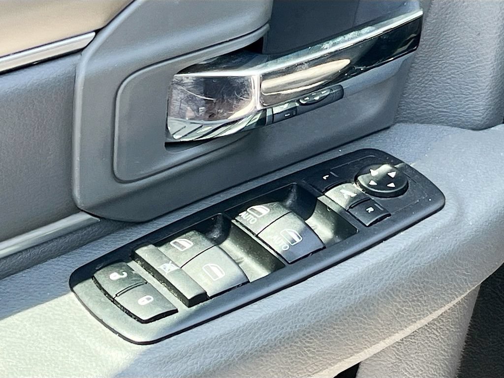 Used 2018 RAM 1500 Big Horn RWD image 17