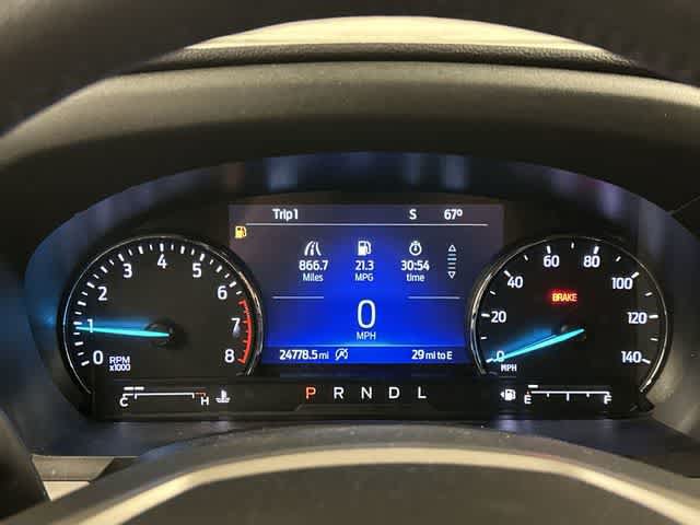 Used 2024 Ford Explorer XLT w/ Equipment Group 202A AWD/4WD image 6
