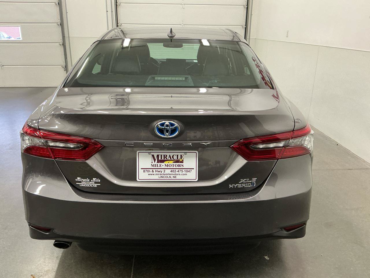 Used 2021 Toyota Camry XLE FWD image 5