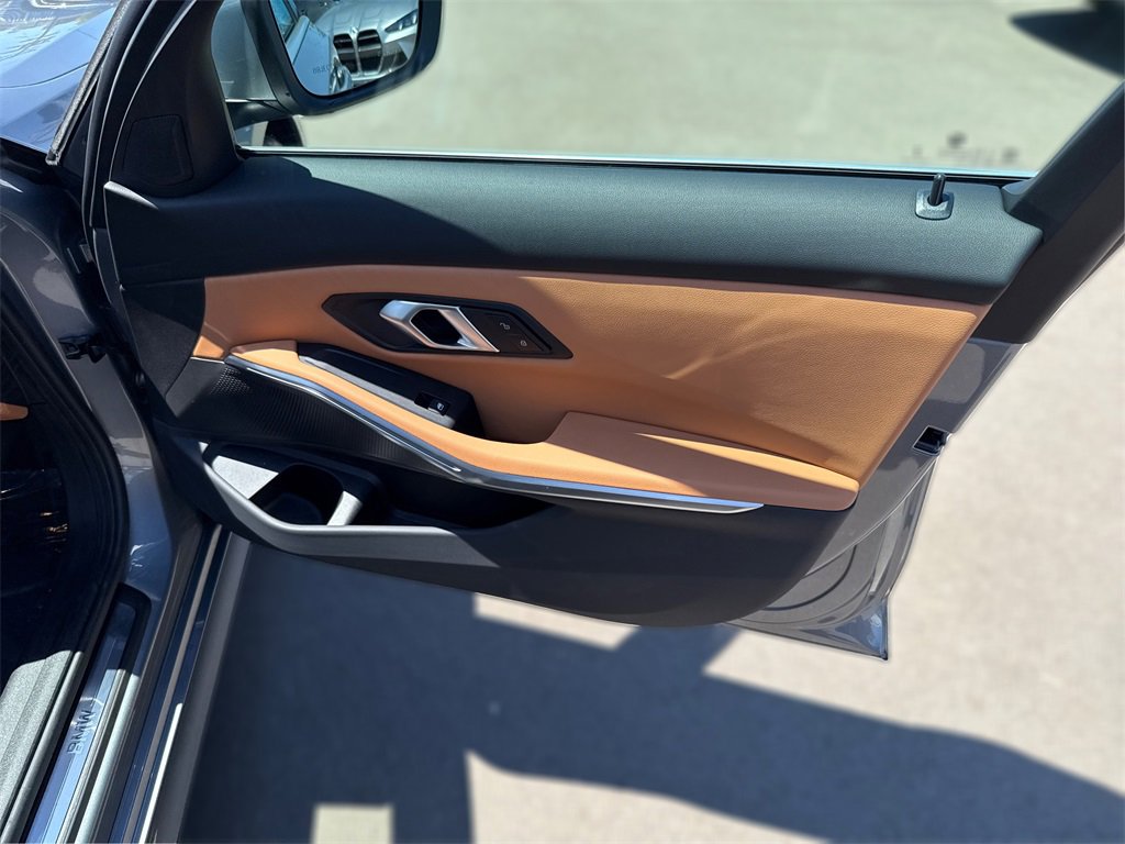 New 2025 BMW 330i Sedan w/ Convenience Package image 27