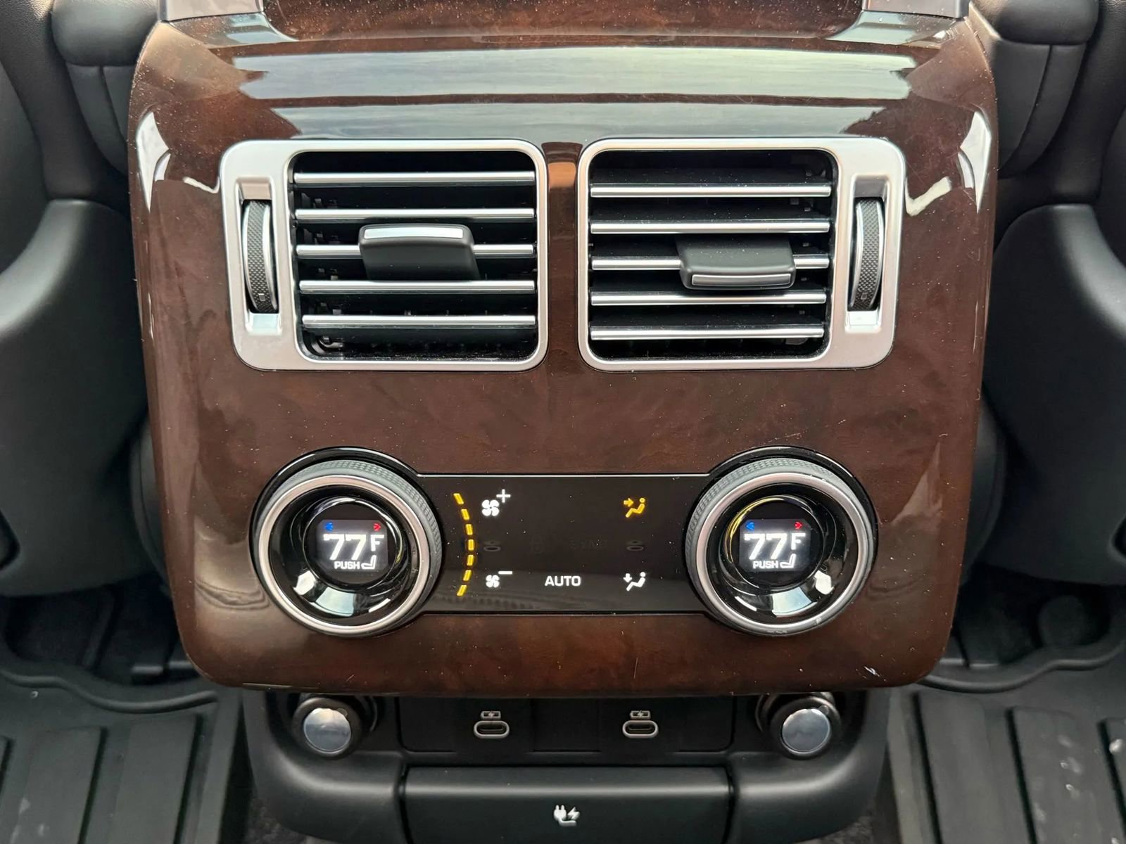 Used 2022 Land Rover Range Rover Westminster Edition image 28