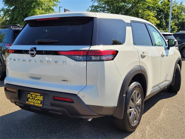 New 2025 Nissan Pathfinder S image 4