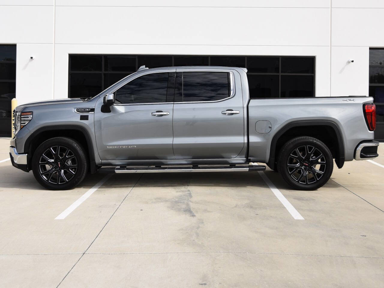 Used 2025 GMC Sierra 1500 SLT w/ SLT Premium Plus Package image 5