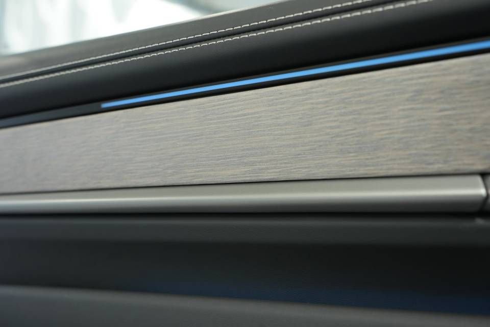 Certified 2025 Porsche Macan 4 Electric AWD/4WD image 31