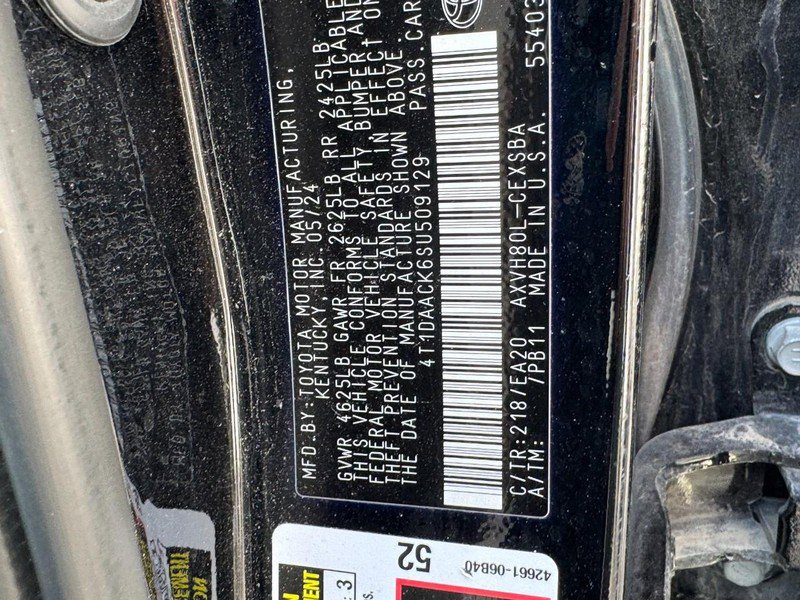 Certified 2025 Toyota Camry Hybrid image 25