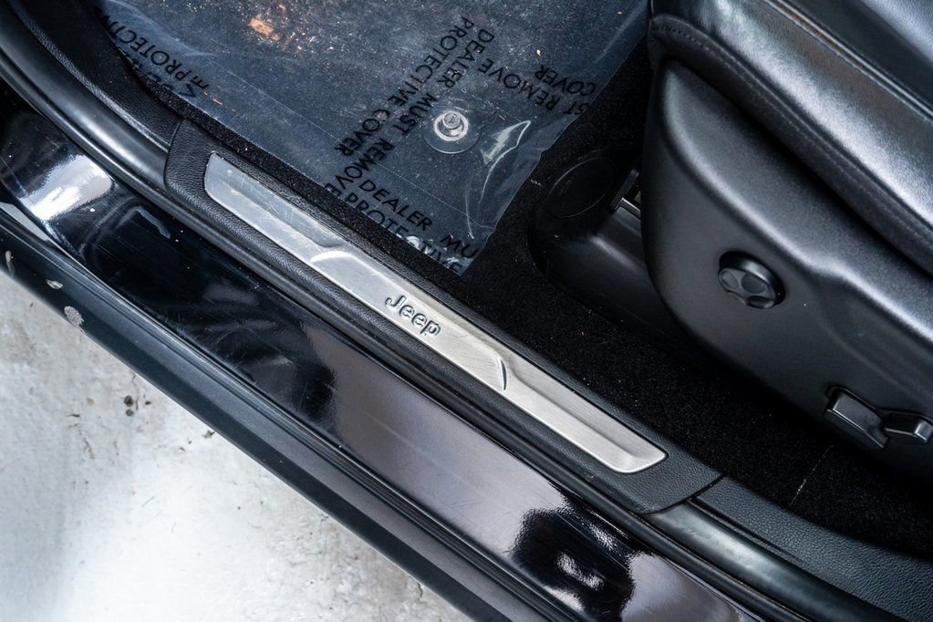 Used 2021 Jeep Grand Cherokee Limited w/ Premium Lighting Group image 25