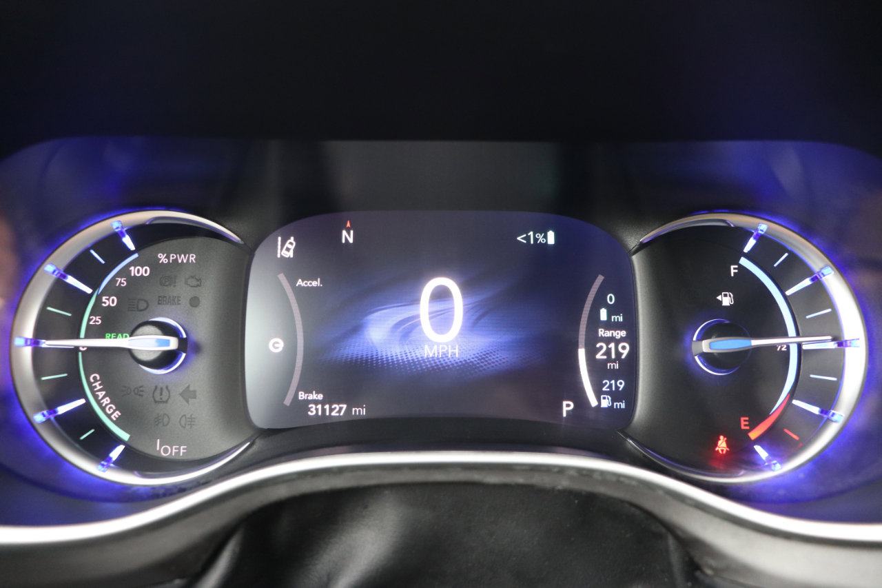 Used 2024 Chrysler Pacifica Limited image 32