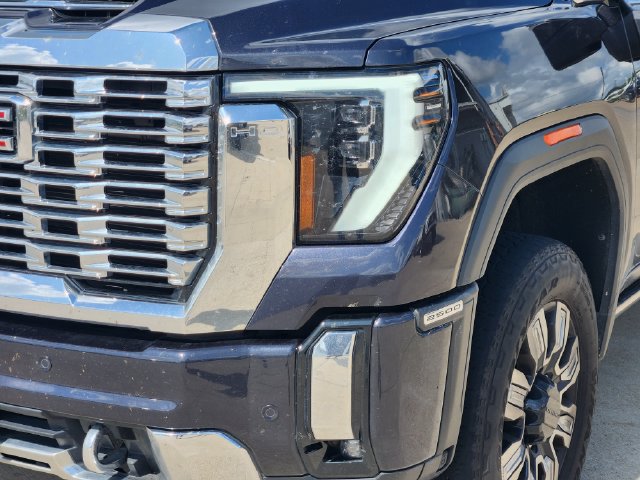 Used 2024 GMC Sierra 2500 Denali w/ Denali Reserve Package AWD/4WD image 9