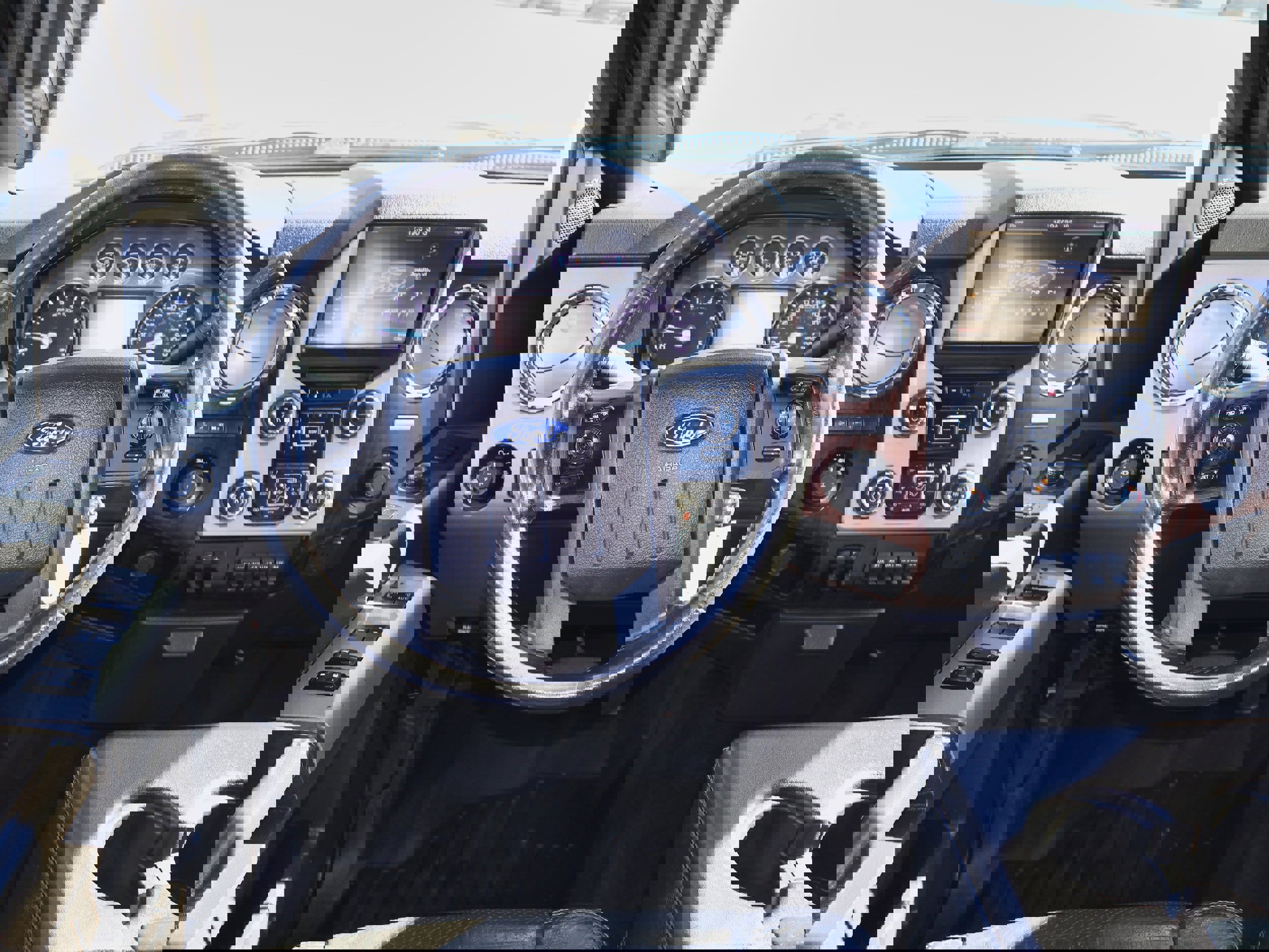 Used 2014 Ford F350 Lariat w/ Lariat Ultimate Package image 19