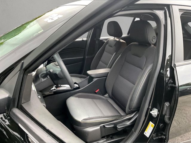 Used 2025 Chevrolet Trax LT FWD image 27