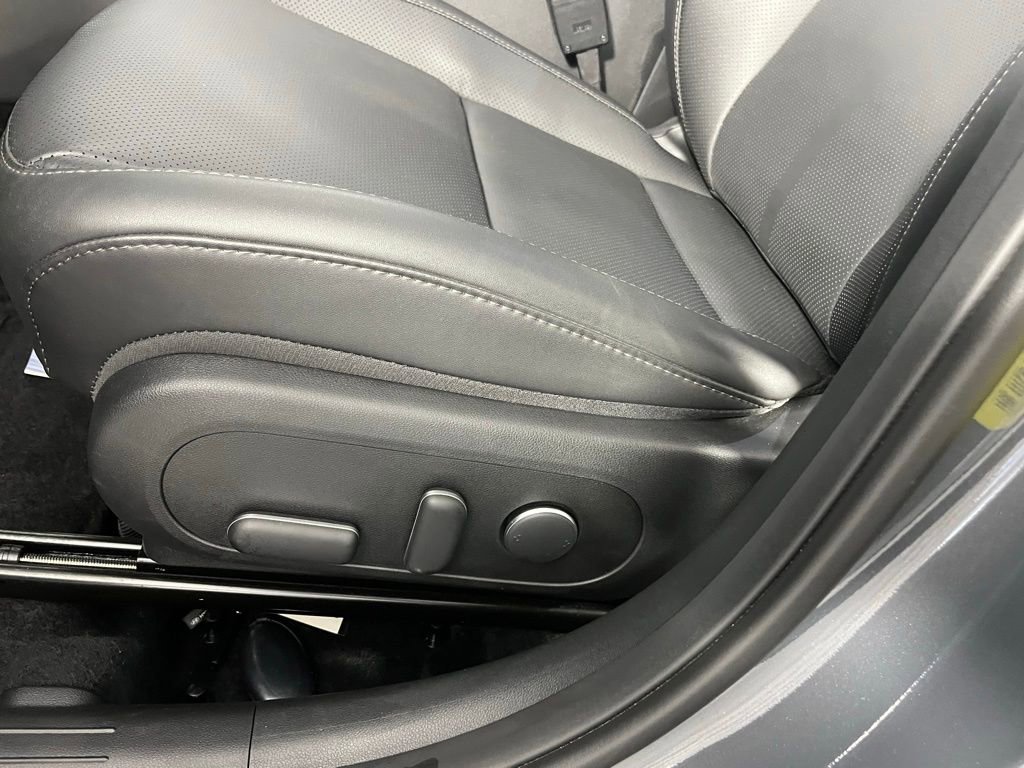 Used 2025 Hyundai Kona Limited image 27