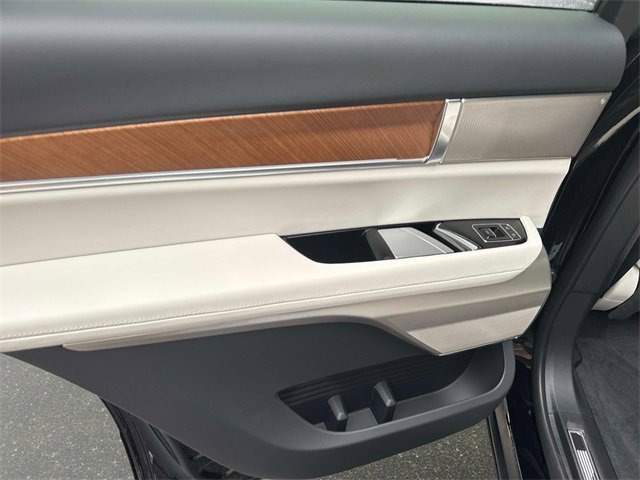 New 2026 Cadillac Vistiq Luxury image 11