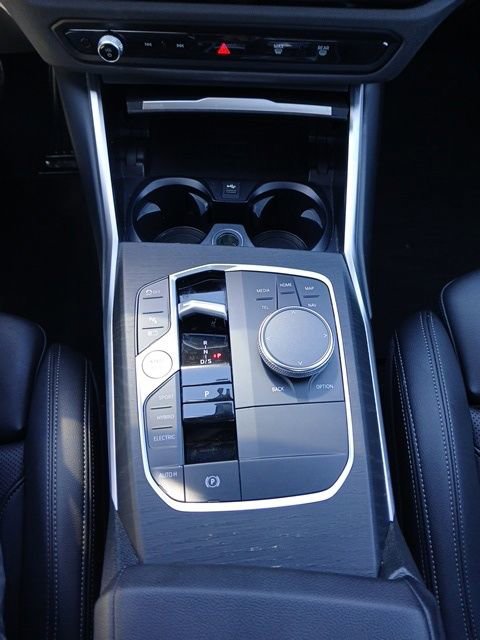 Used 2024 BMW 330e image 22