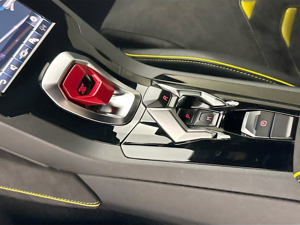 Used 2020 Lamborghini Huracan EVO image 17