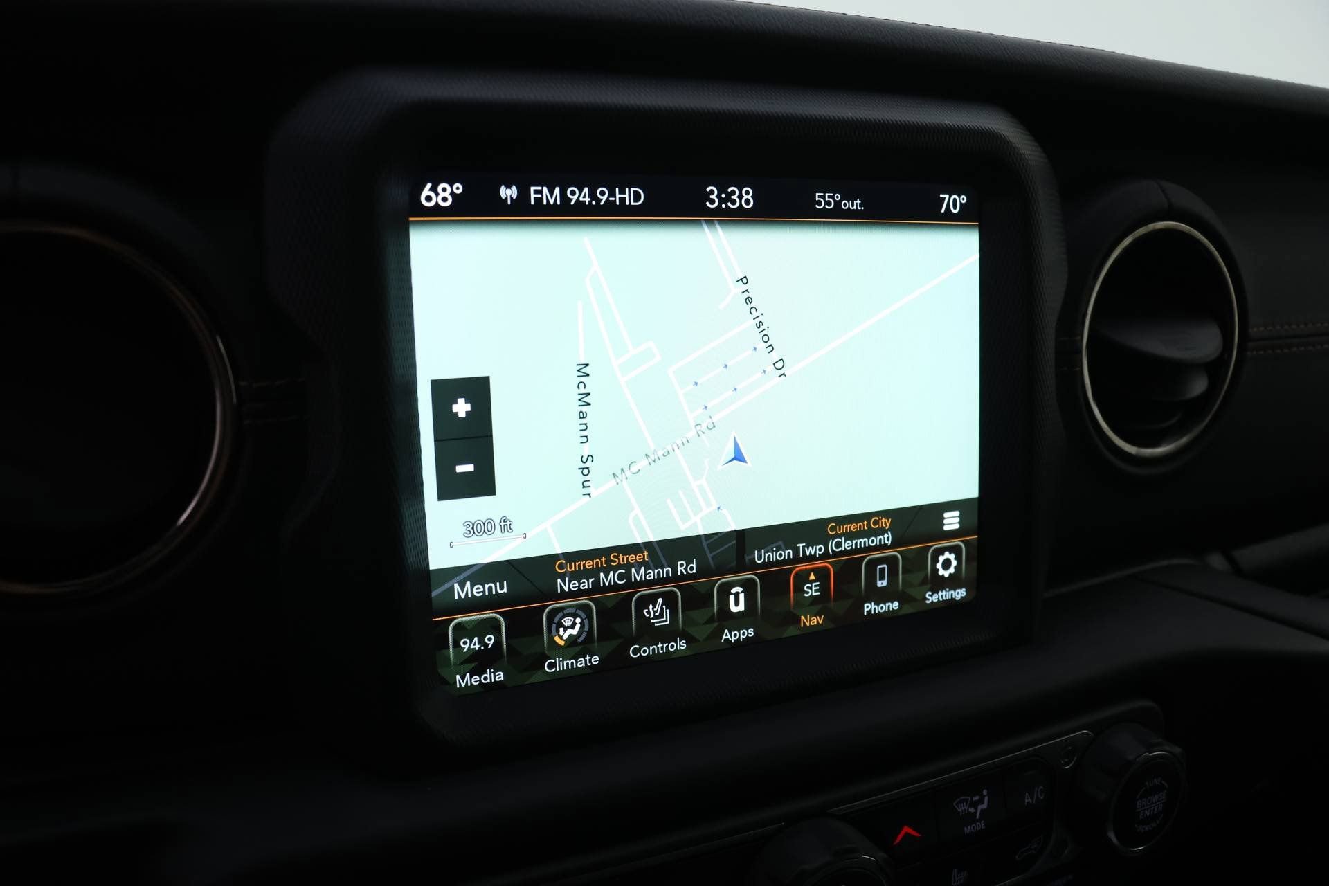 Used 2023 Jeep Wrangler Altitude image 8