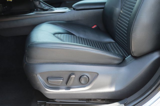Used 2021 Toyota Camry SE w/ Carpet Mat Package (TMS) FWD image 10