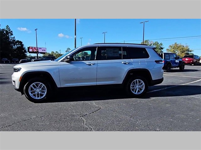 New 2025 Jeep Grand Cherokee L Laredo image 25
