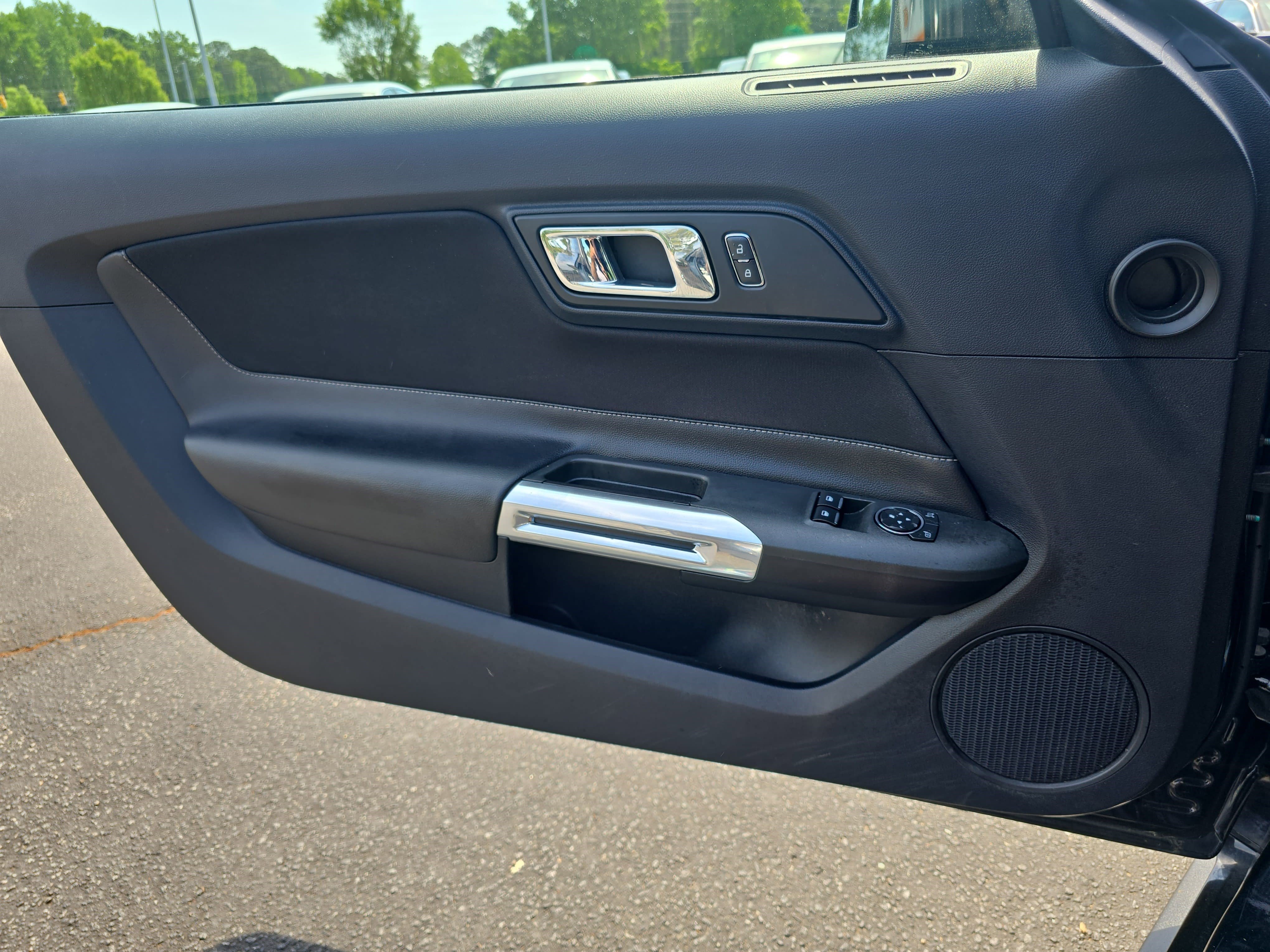 Used 2015 Ford Mustang GT RWD image 27