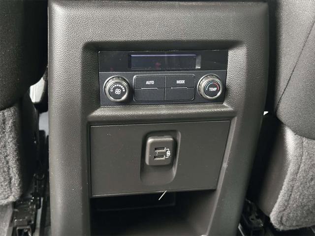 Used 2021 Chevrolet Traverse LT image 18