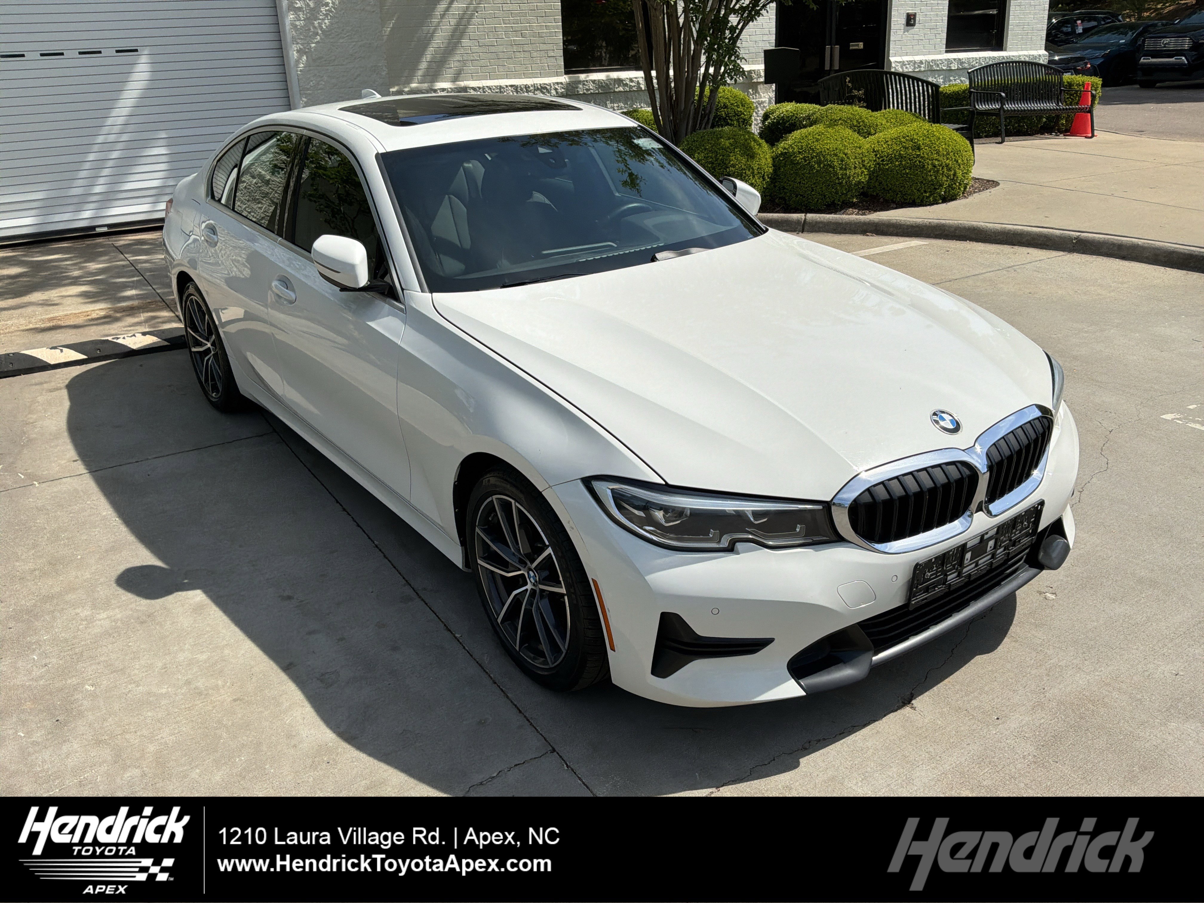 Used 2020 BMW 330i Sedan w/ Convenience Package image 1