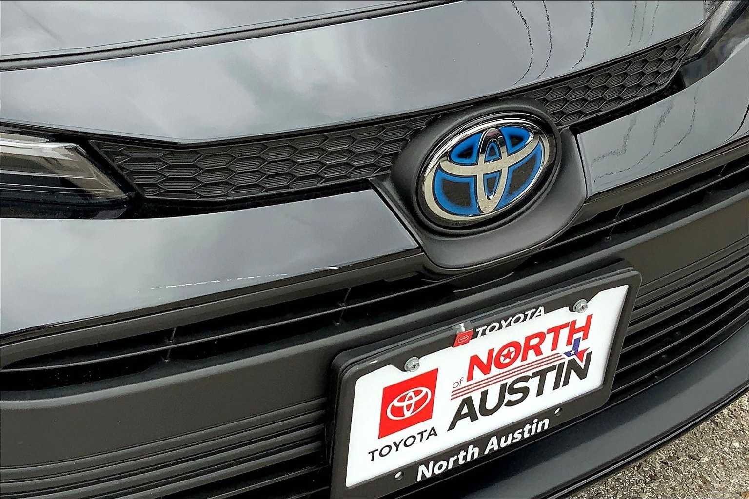 Used 2024 Toyota Corolla LE FWD image 29