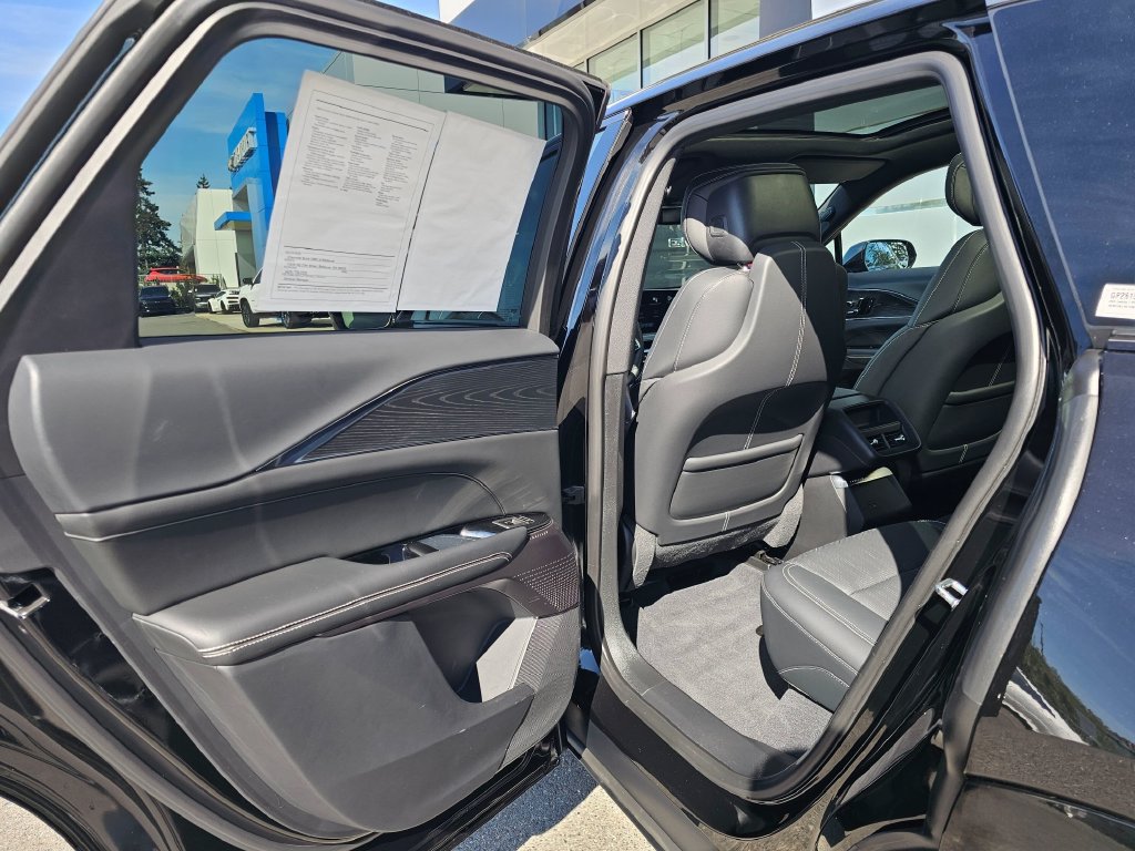 Used 2024 Cadillac Lyriq Sport AWD/4WD image 19