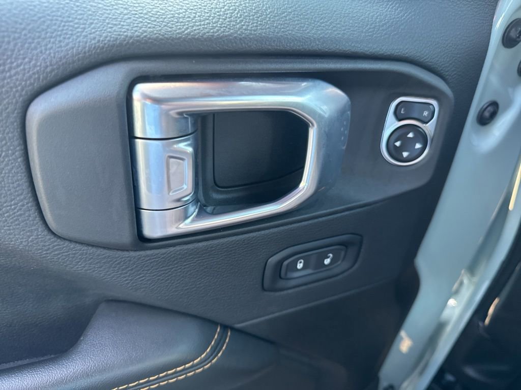 Used 2024 Jeep Wrangler Sahara w/ Safety Group image 18