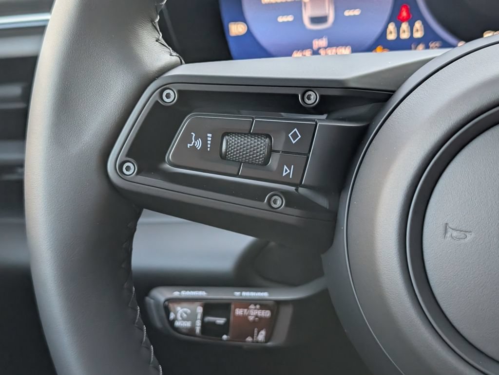 New 2025 Porsche Macan 4S Electric AWD/4WD image 21