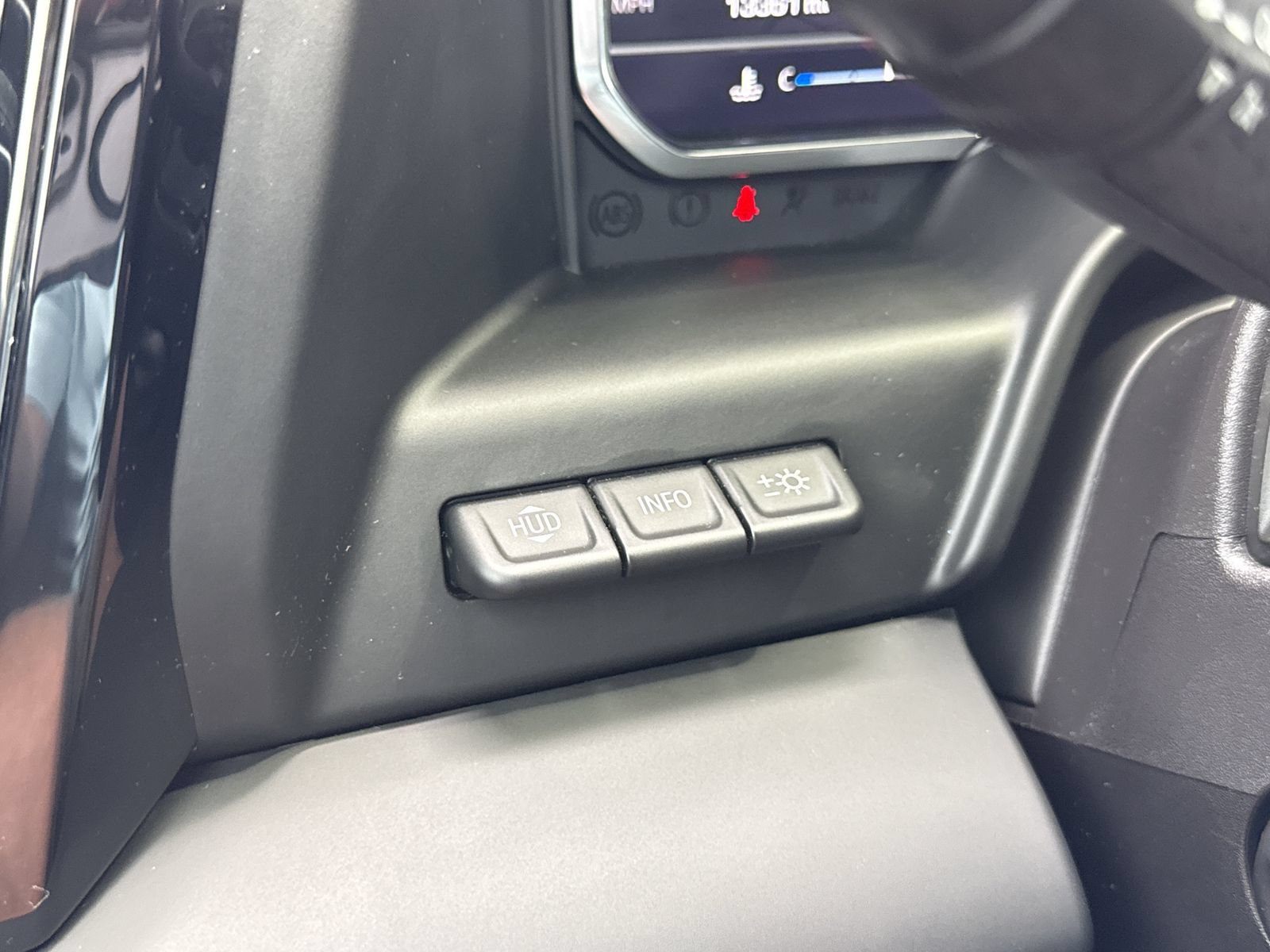 Used 2024 GMC Sierra 1500 AT4 w/ Technology Package AWD/4WD image 22
