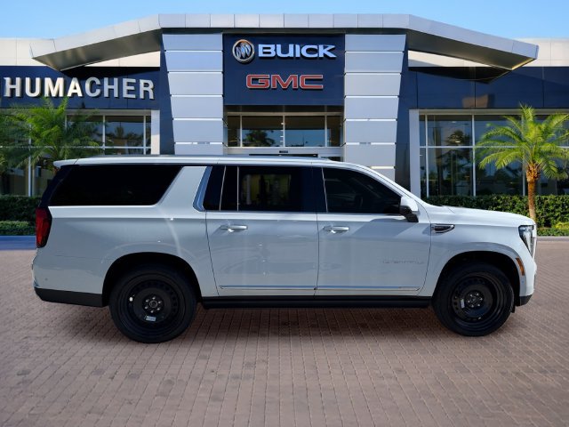 New 2027 GMC Yukon XL Denali w/ Sun & Power Step Package AWD/4WD image 8