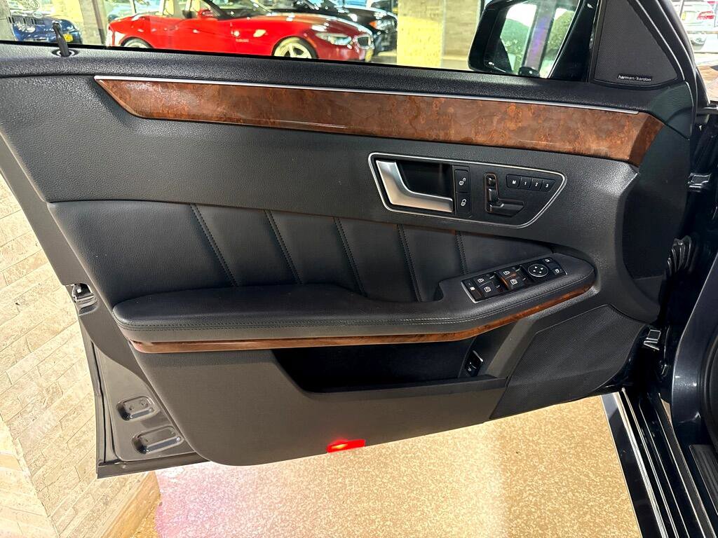 Used 2013 Mercedes-Benz E 350 BlueTEC Sedan image 11