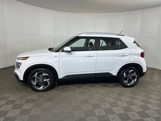 Certified 2023 Hyundai Venue SEL image 6