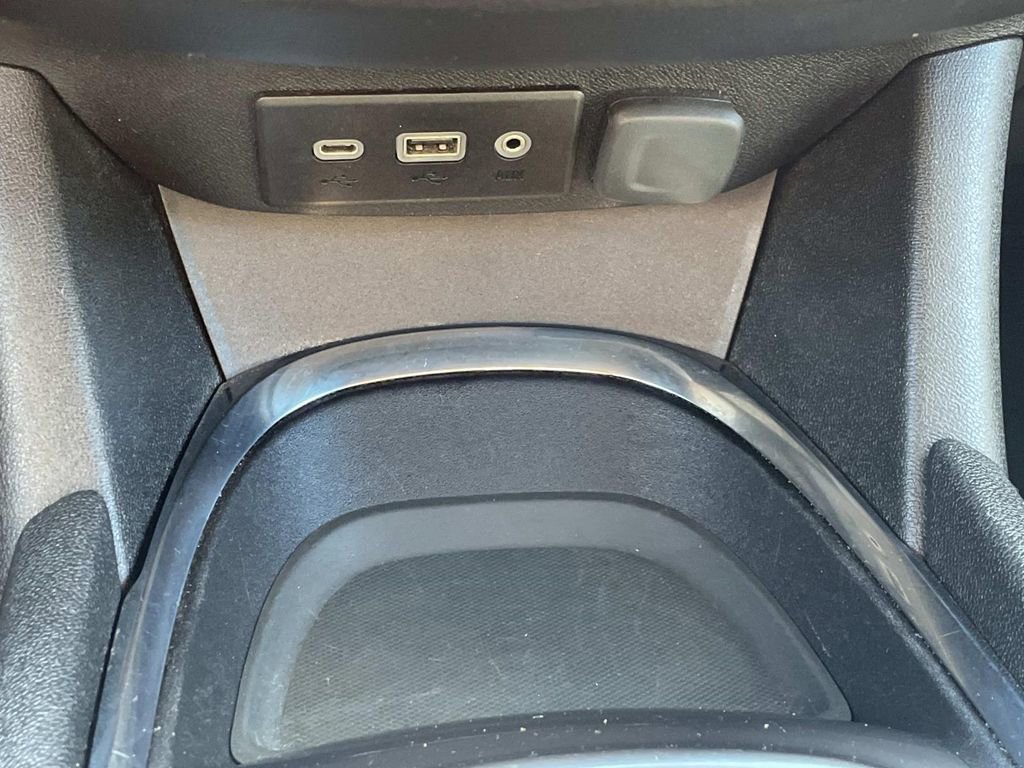 Used 2021 Chevrolet Malibu LT image 20