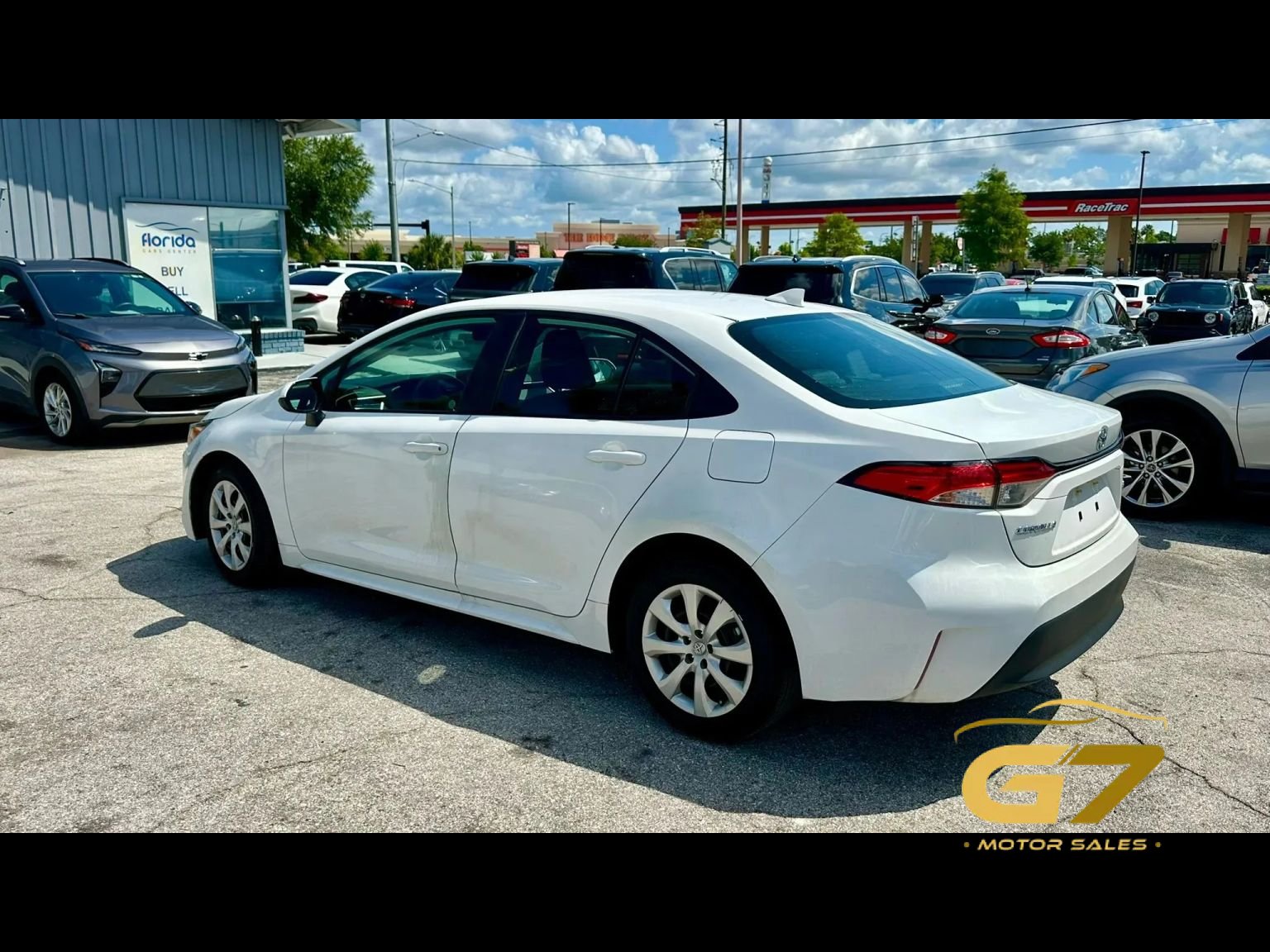 Used 2023 Toyota Corolla LE FWD image 5