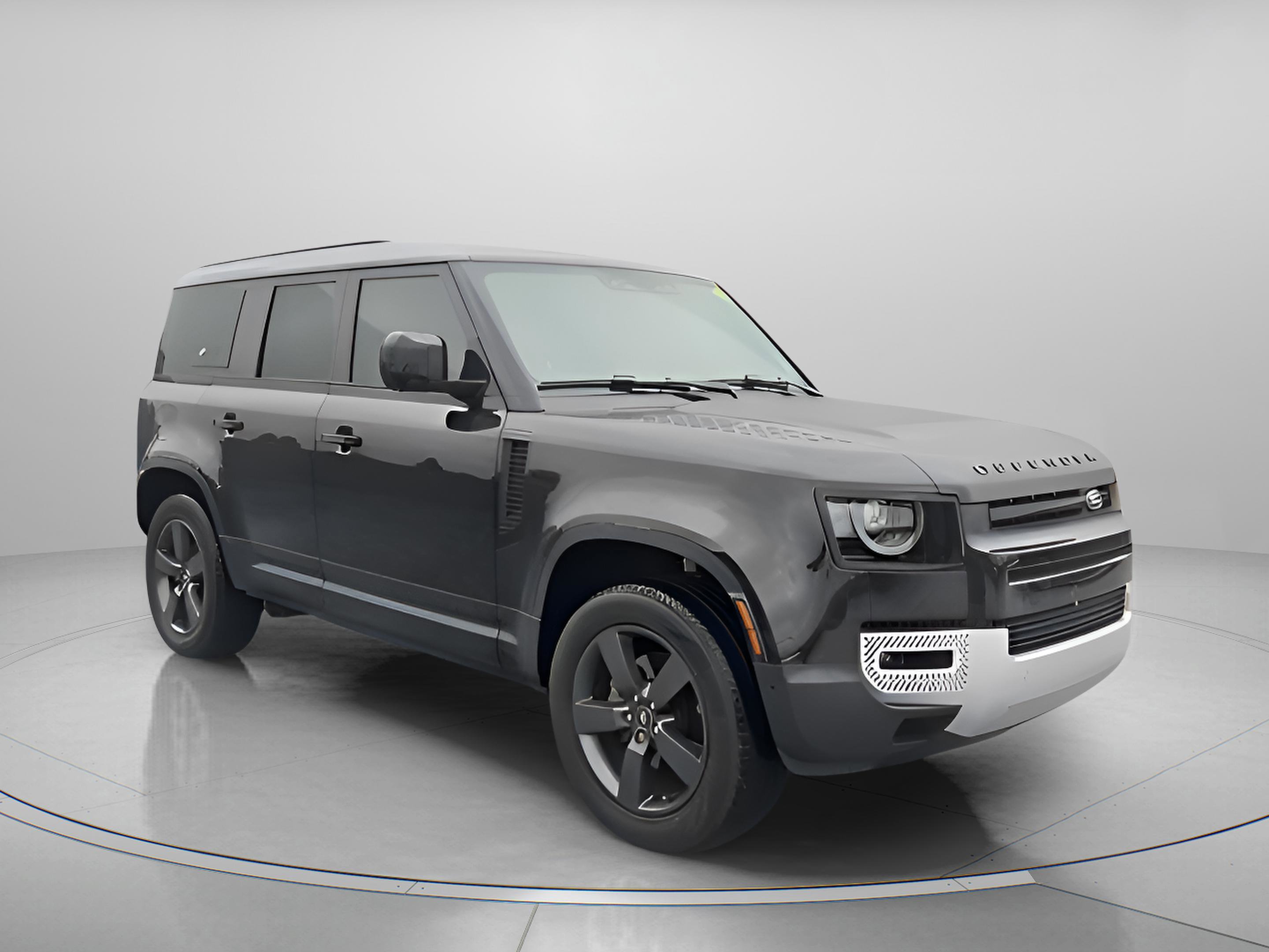 Used 2024 Land Rover Defender 110 S image 4