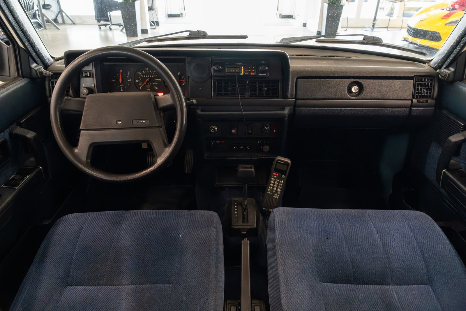 Used 1989 Volvo 240 DL RWD image 9