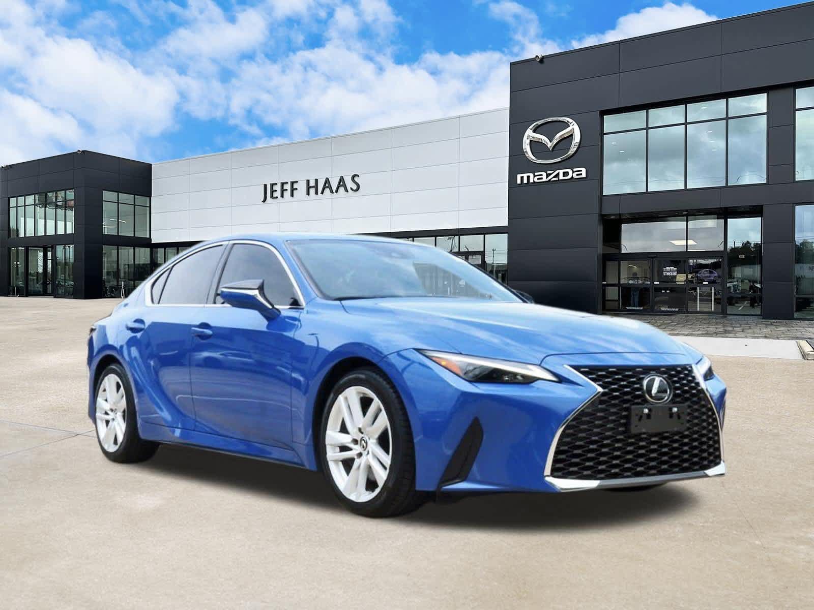 Used 2024 Lexus IS 300 w/ Comfort Package RWD image 4