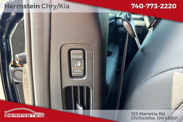 Used 2023 Honda Odyssey Elite image 30