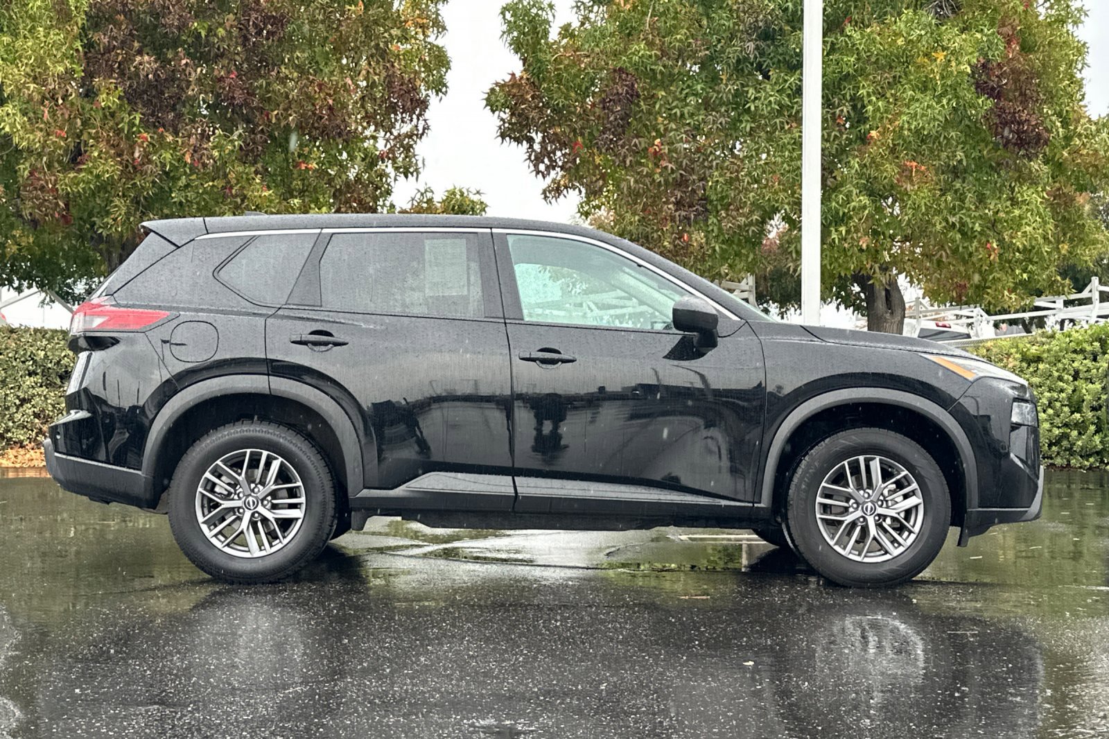 Certified 2024 Nissan Rogue S image 3