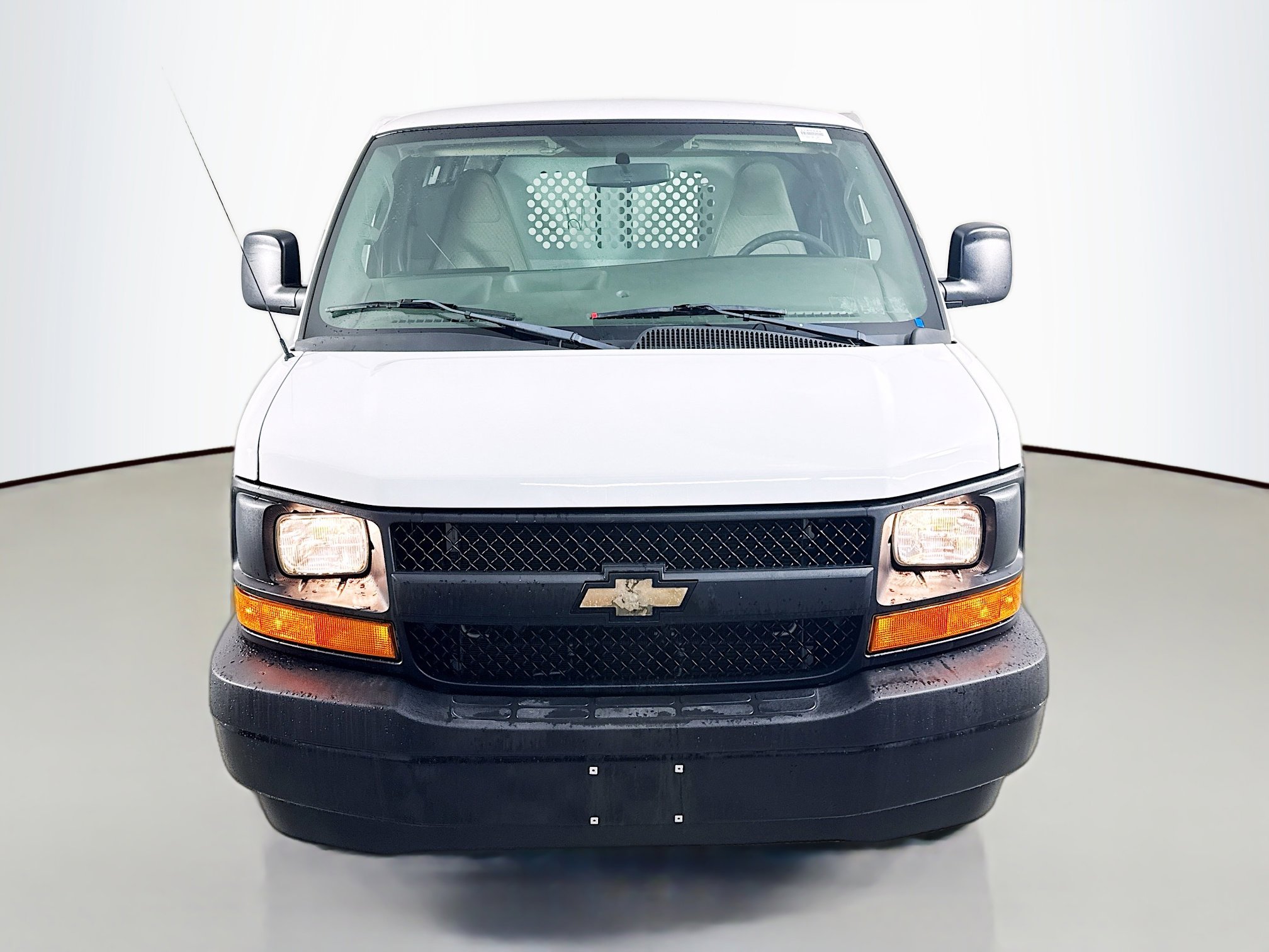 Used 2017 Chevrolet Express 2500 video 2