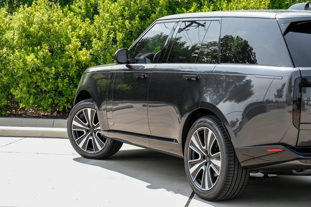 New 2026 Land Rover Range Rover SE AWD/4WD image 13